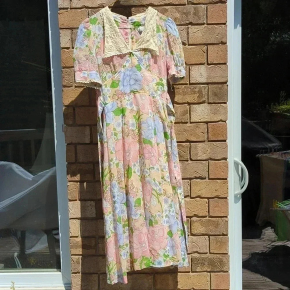 Prairie Dress - Picture 13 of 14